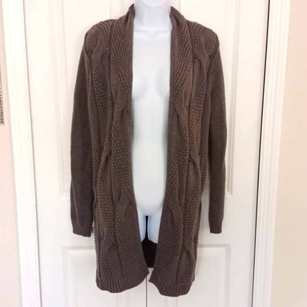 Lauren Conrad Gray Cable Knit cardigan Size Medium.